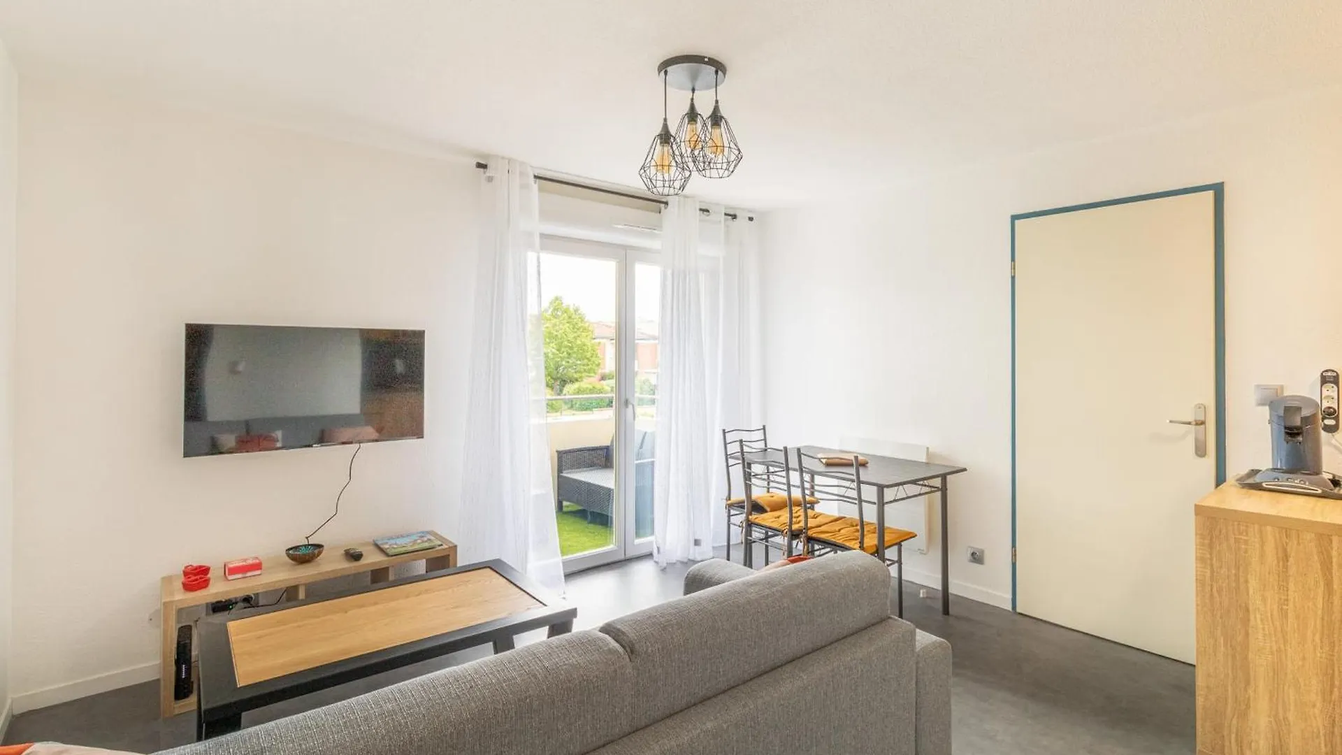 Cosy Apartment With Pool Toulouse 0*,